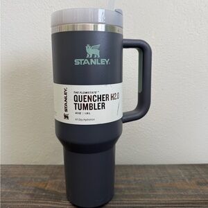 Stanley Quencher H2.0 Tumbler - Charcoal Black